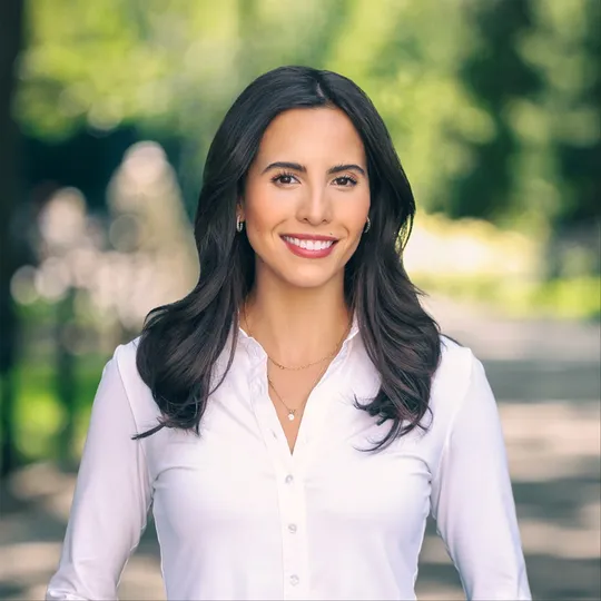 Olivia Marquez, Agent in  - Compass