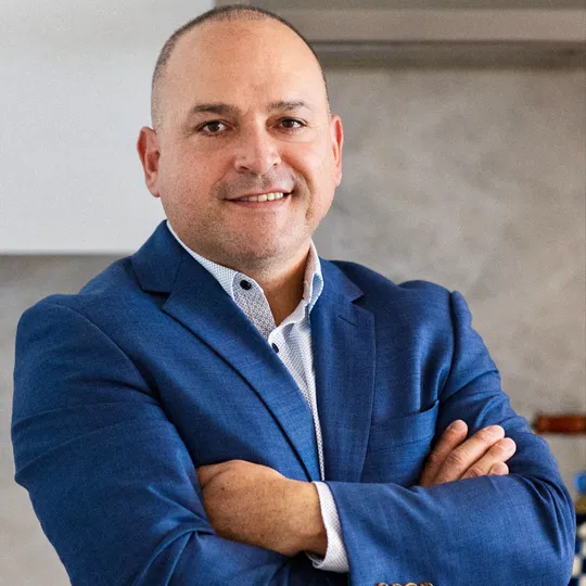 Alfredo Gonzalez, Agent in  - Compass