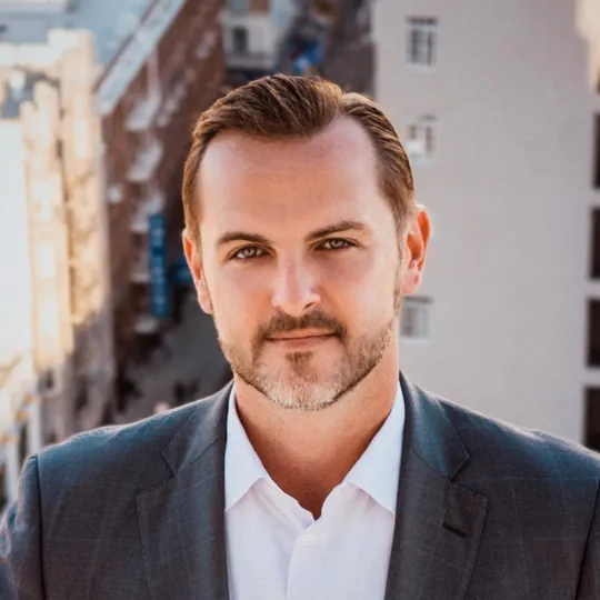 Alex Kiren, Agent in  - Compass