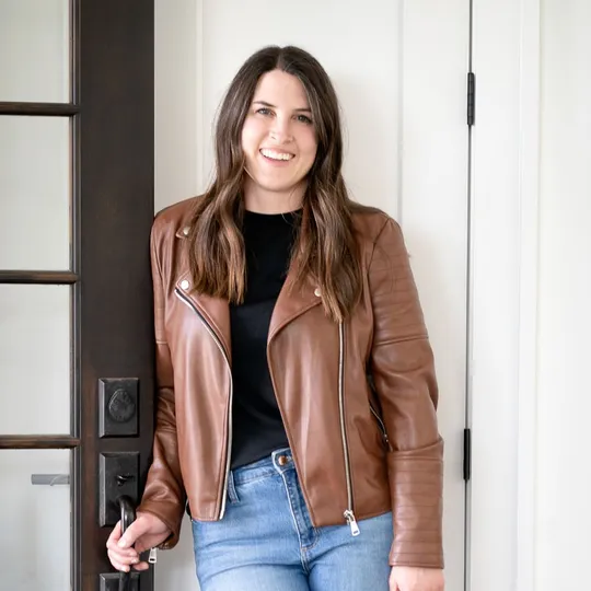 Darcy Miller, Agent in  - Compass