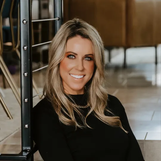 Courtney Roth, Agent in  - Compass