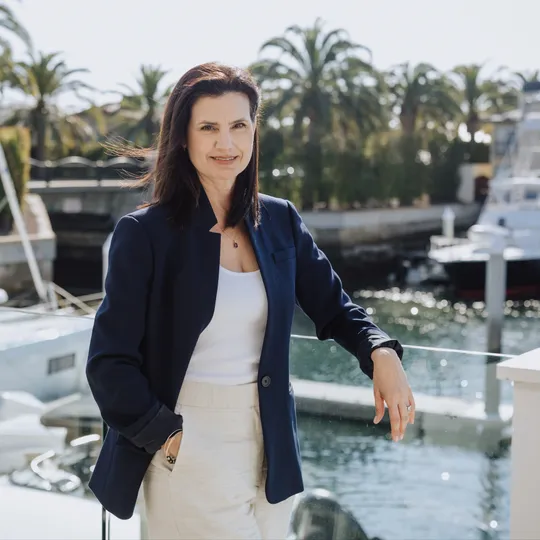 Karla Stagman, Agent in  - Compass