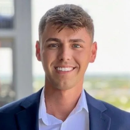 Gregory Fasanelli, Agent in  - Compass