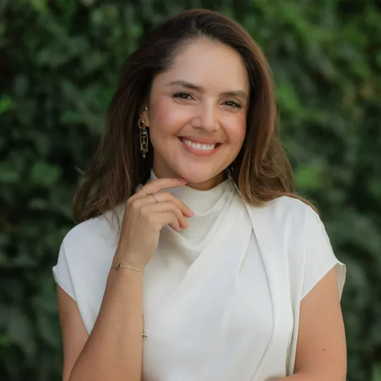 Cristina Gonzalez, Agent in  - Compass