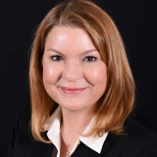 Dena Bach, Agent in  - Compass