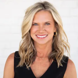 Mandy Lenfestey, Agent in  - Compass
