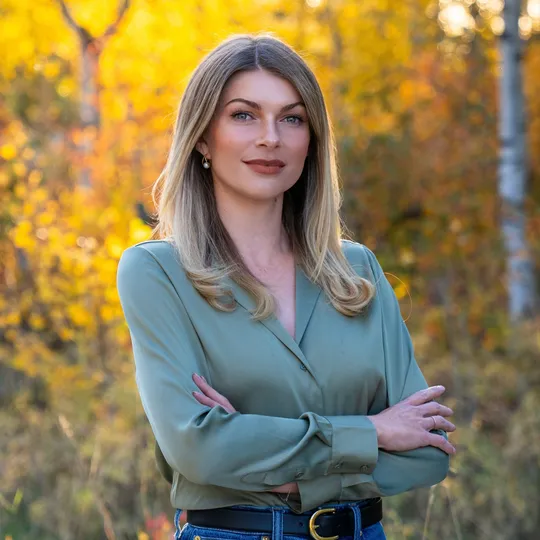 Leigh Smith, Agent in  - Compass