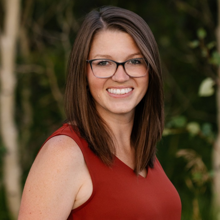 Headshot of Chloe Pierce