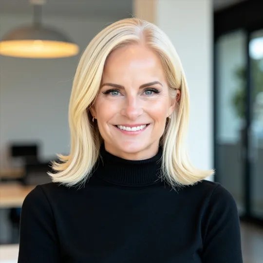 Amy Desel, Agent in  - Compass