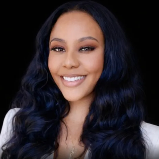 Courtney Pugh, Agent in  - Compass