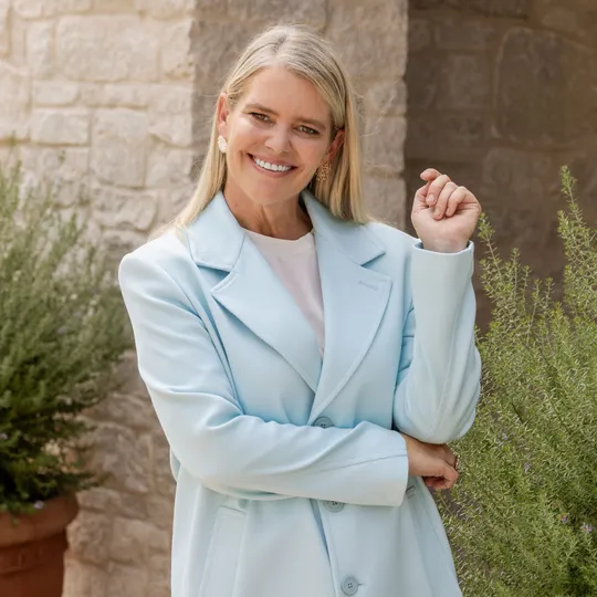 Khaki Wennstrom, Agent in  - Compass