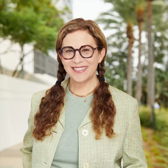 Ruth Handel, Agent in  - Compass