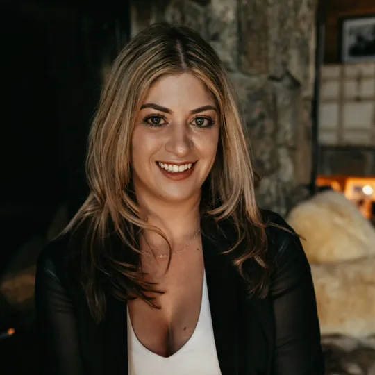 Yajaira Cortes, Agent in  - Compass