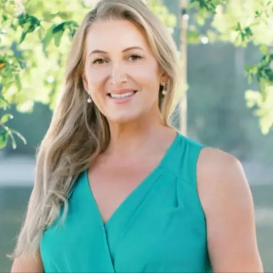 Maura Mckee, Agent in  - Compass