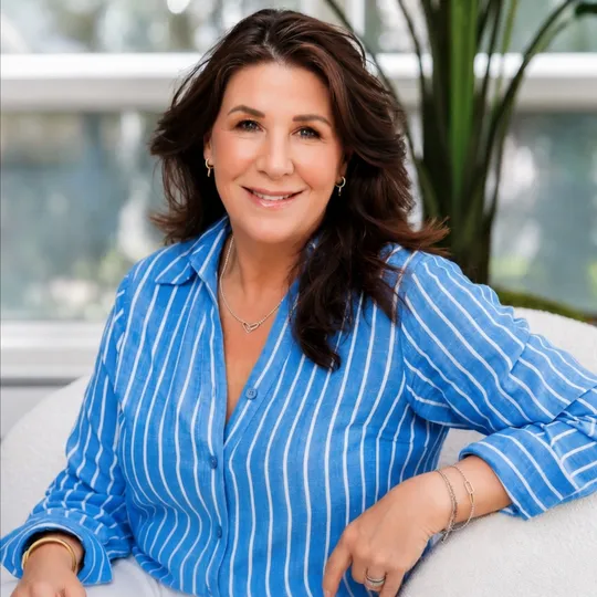 Jackie Dworkin, Agent in  - Compass