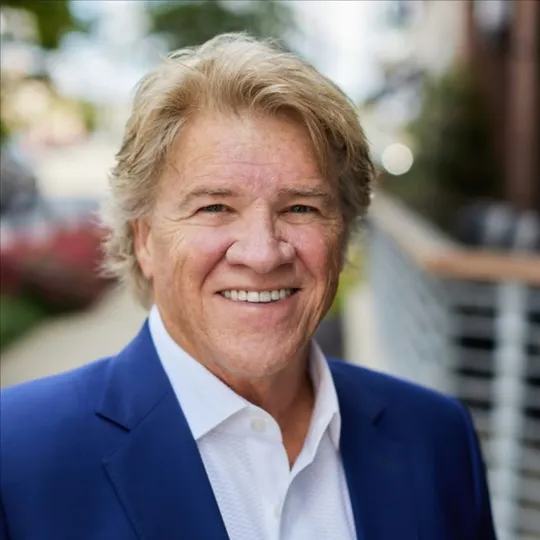 J.R. Roper, Agent in  - Compass