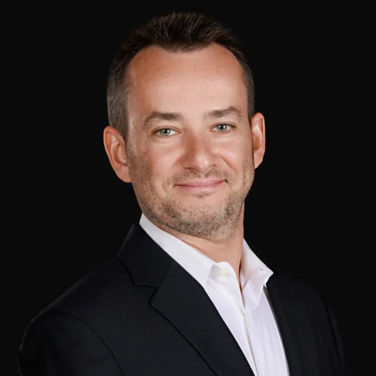 Headshot of Gene Patent