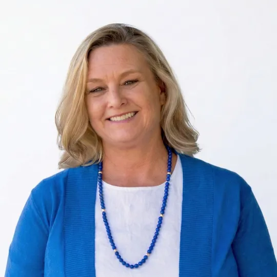 Julie Keller, Agent in  - Compass