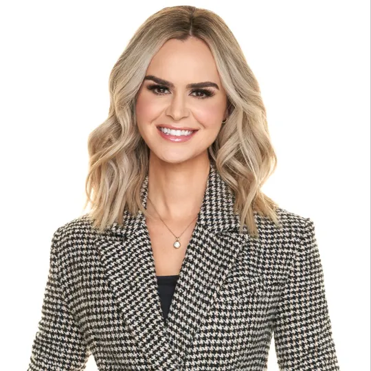 Martina McKinney, Agent in  - Compass