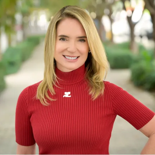 Maria Cristina Estrada, Agent in  - Compass