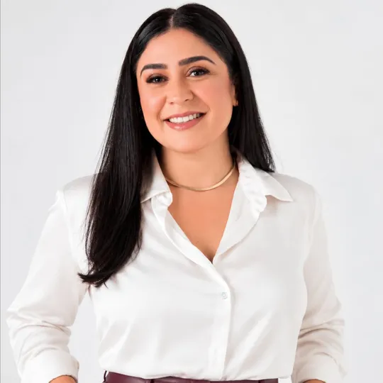 Priscila Freire, Agent in  - Compass