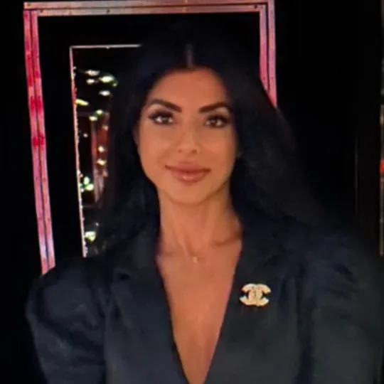 Ellie Lotfi, Agent in  - Compass