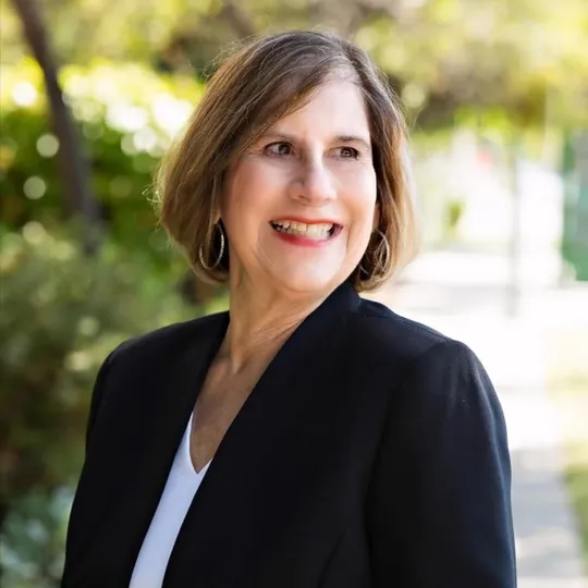 Joyce Bartel, Agent in  - Compass