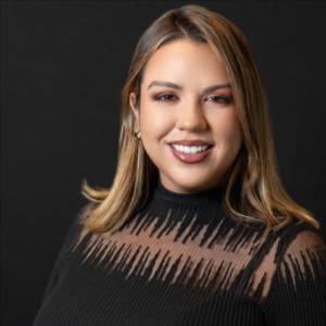 Headshot of Lindsay Lopez