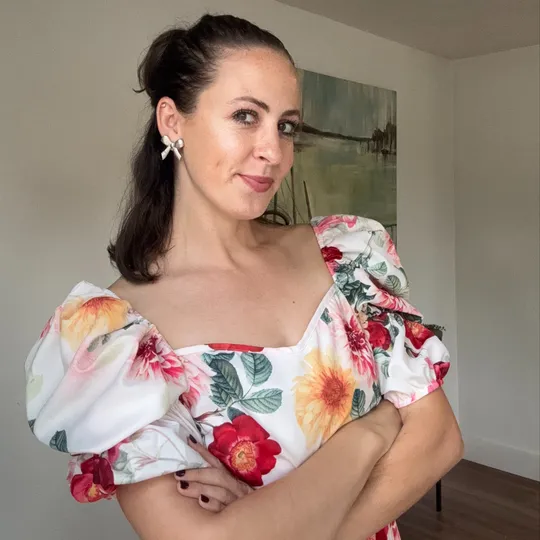 Tiffany Ferrari, Agent in  - Compass