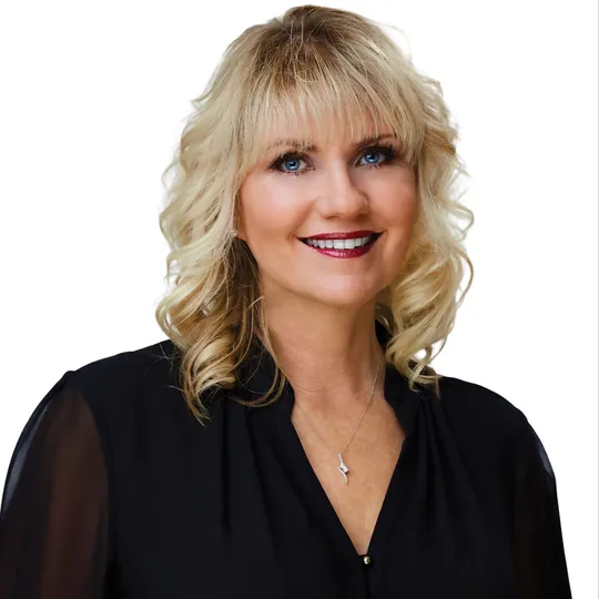 Lisa McGuire, Agent in  - Compass