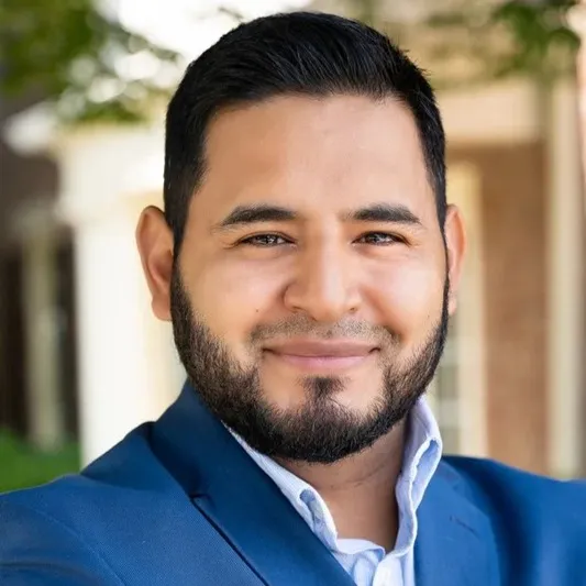 Arnulfo Gonzalez, Agent in  - Compass