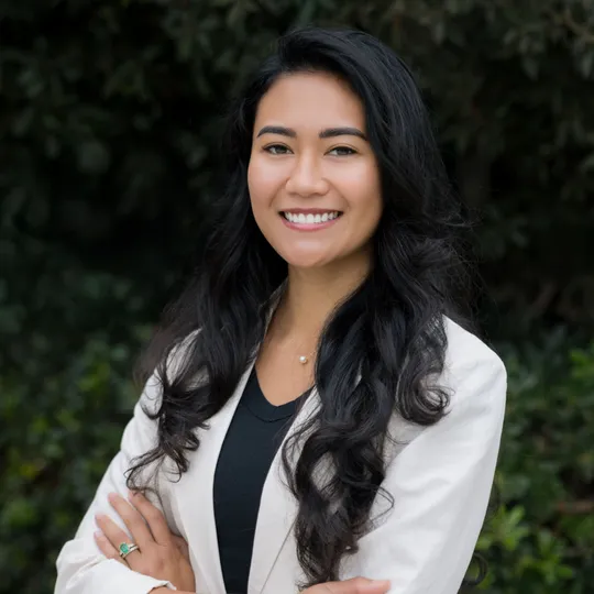 Bee Clubb, Agent in  - Compass