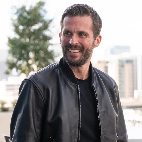 Tommy Kanarellis, Agent in  - Compass