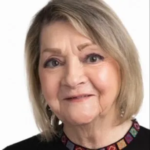 Christine Gambino, Agent in  - Compass