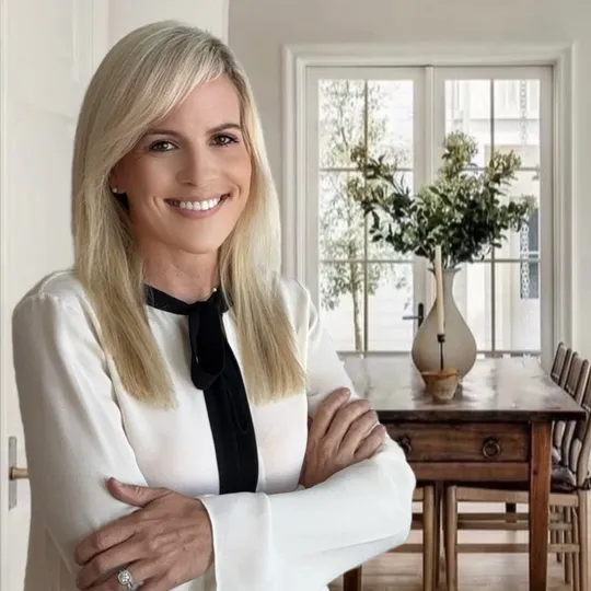 Jenna Downes, Agent in  - Compass