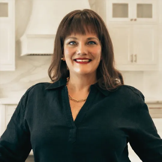 Robyn Phipps, Agent in  - Compass