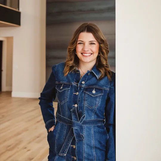 Alex Freiberg, Agent in  - Compass