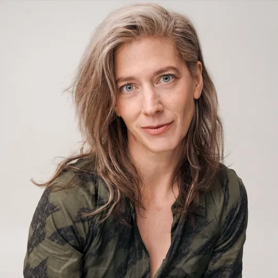 Lucy Struever, Agent in  - Compass