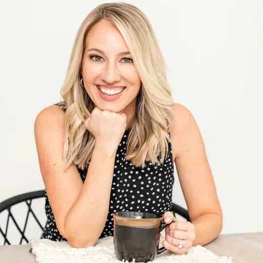 Elizabeth Landeros, Agent in  - Compass