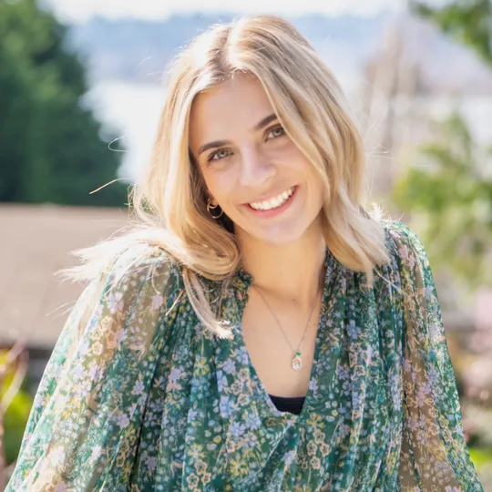 McKenna Ferrera, Agent in  - Compass