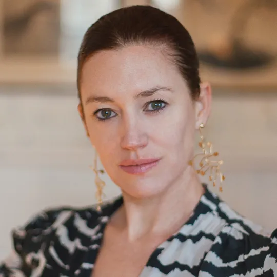 Ashley Hamedi, Agent in  - Compass