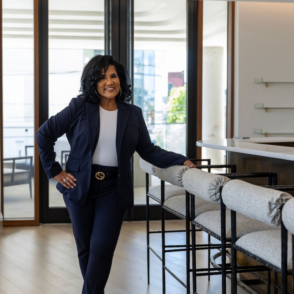 Headshot of Julie Golding