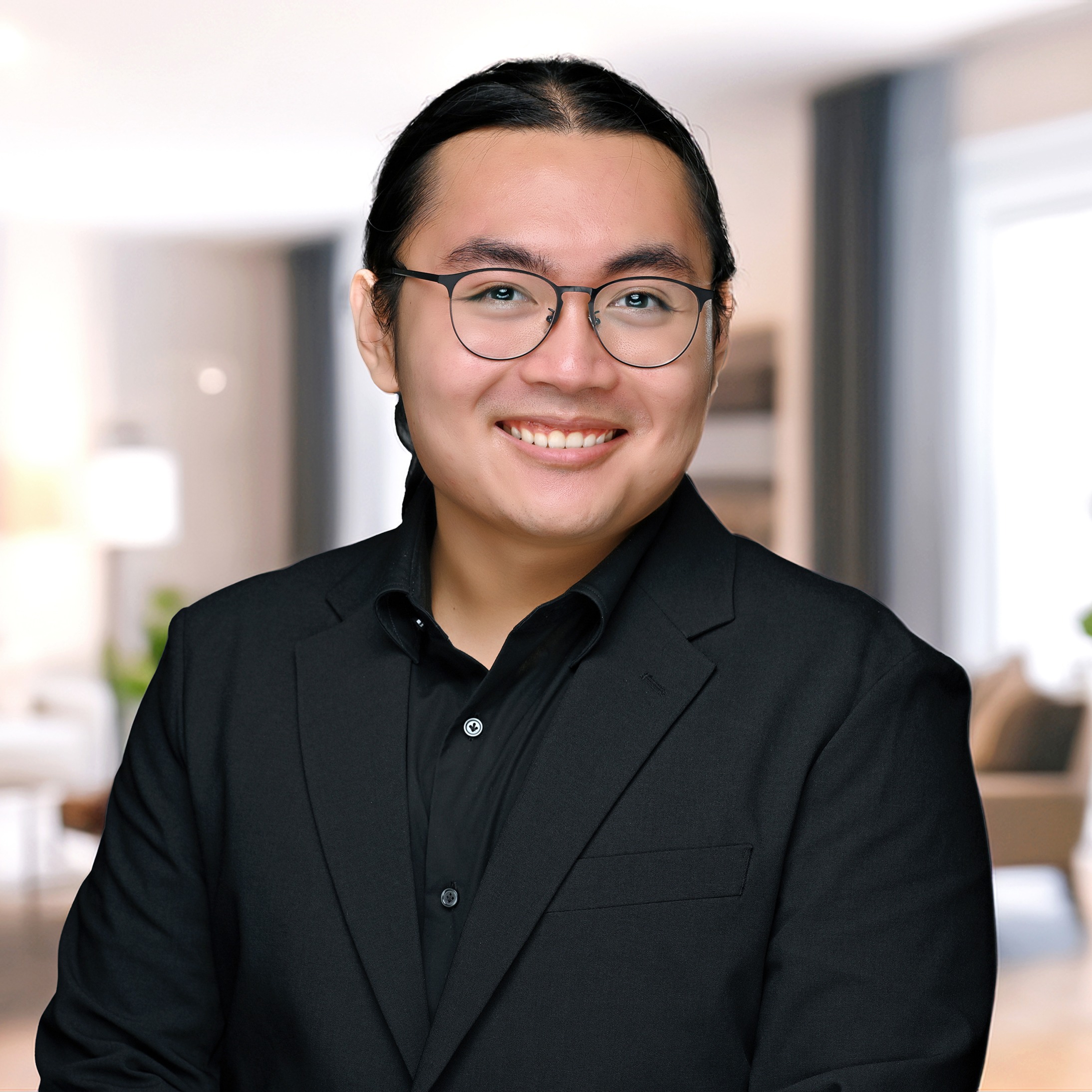 Headshot of Alex Truong