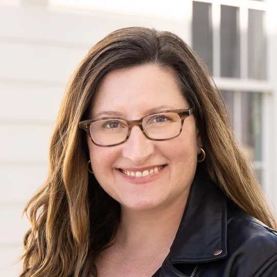 Veronica Newton, Agent in  - Compass