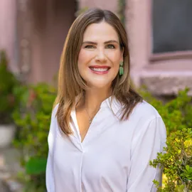 Jennifer Cook, Agent in  - Compass