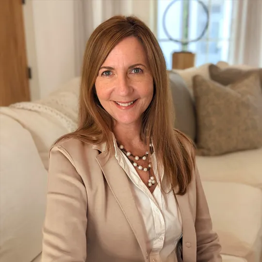 Cathleen Turner, Agent in  - Compass