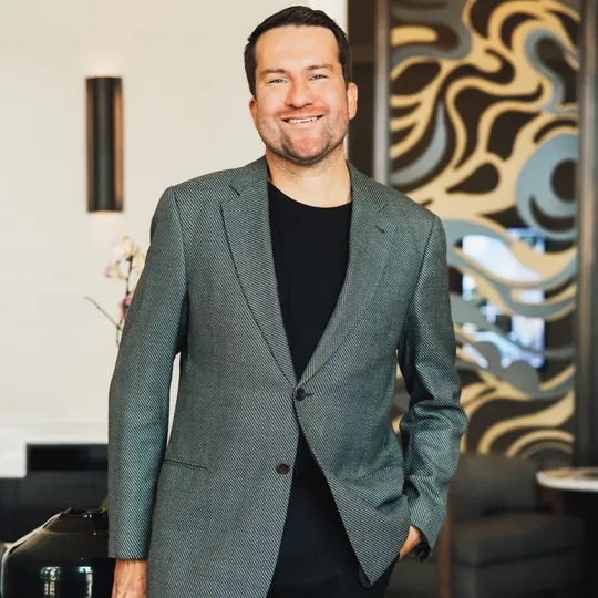 Max Wasker, Agent in  - Compass