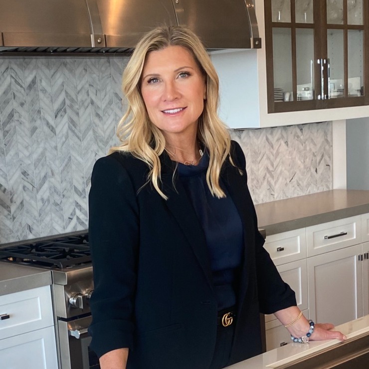 Headshot of Mae Rhoten