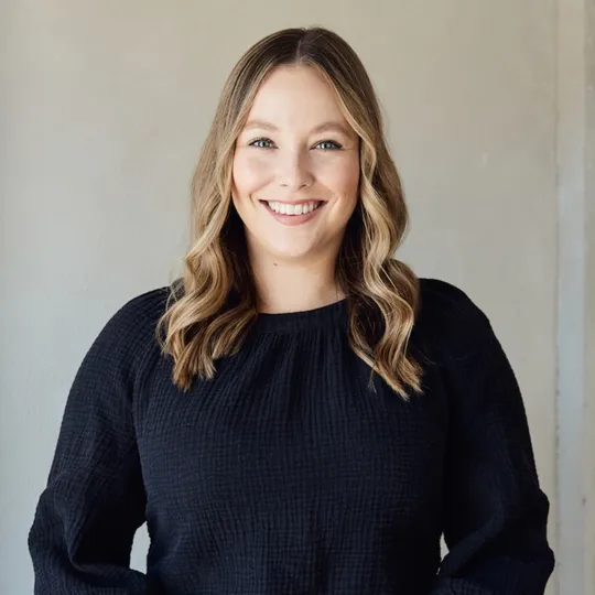 Racquel Hedin, Agent in  - Compass