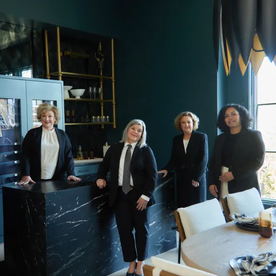 Prime Team Realtors, Agent in  - Compass